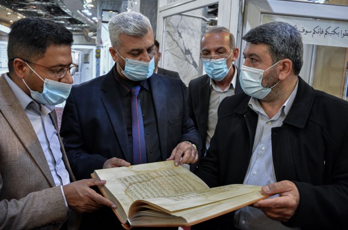 A delegation from the Sunni Endowment Office visits the library of the al-Abbas's (p) holy shrine.